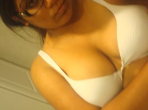 Fuck My Indian GF invite you to explore a free pictures with Indian Babe in boy fuck girl scene