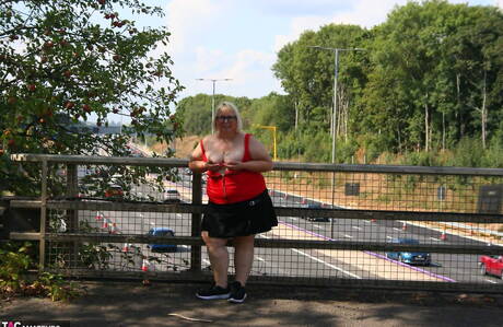 TAC Amateurs are pleased to offer you a free pics featuring Lexie Cummings in toying cunt scene